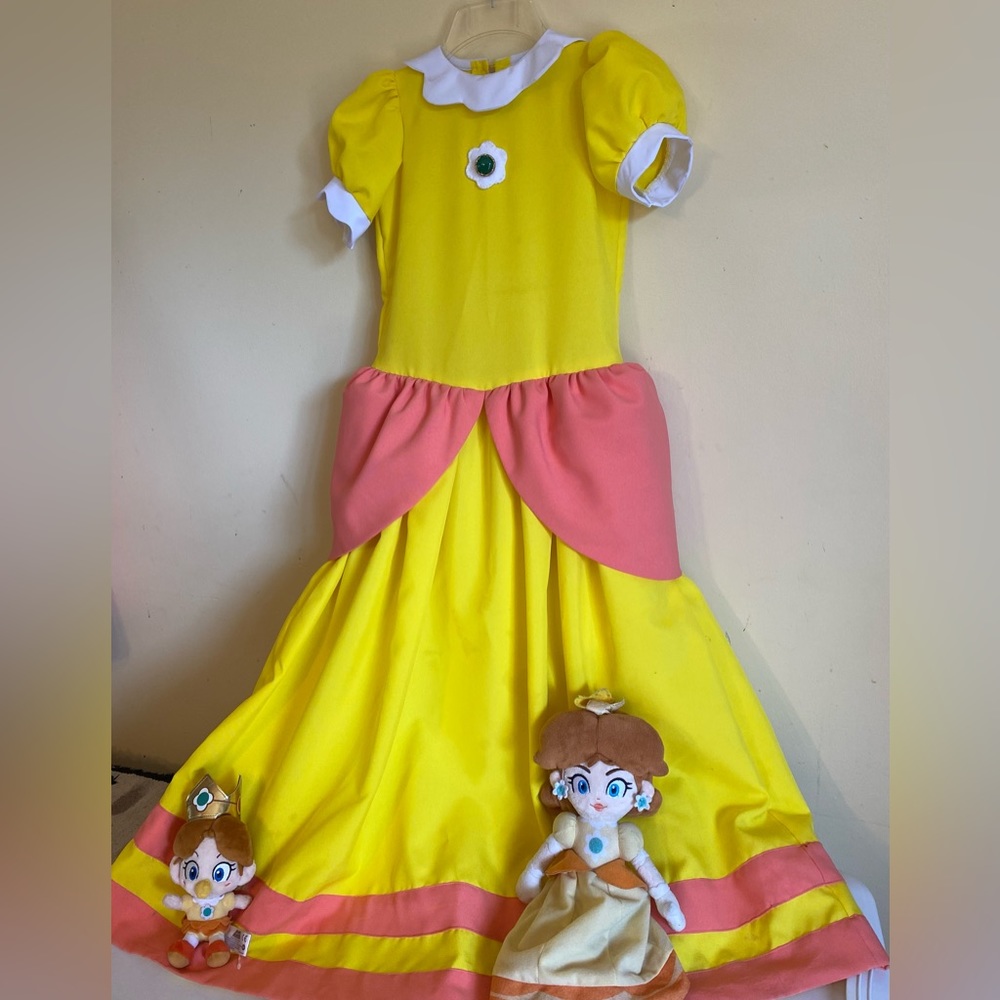 MARIO BROS CHARACTERS PRINCESSES PEACH, ROSALINA, DAISY… SIZE 8-9 - Picture 5 of 6